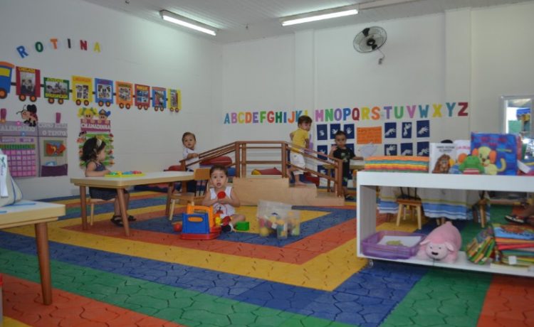 Nido A Escola Recanto do Pequeno Príncipe, que tem como missão “EDUCAR PARA A PAZ”, trabalha na perspectiva de levar o aluno a se descobrir como ser atuante dentro da sociedade em que está inserido, por isso a busca constante por textos relevantes e que tratem do que é real e atual se faz necessário dentro das salas de aula, desde as turmas menores.
