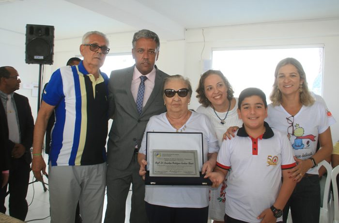 Câmara de vereadores de Juazeiro concede diploma do Mérito Educativo à professora Oscarlina Tanuri