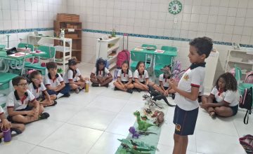 Aula especial sobre Animais pré-históricos, dinossauros no 2º ano C