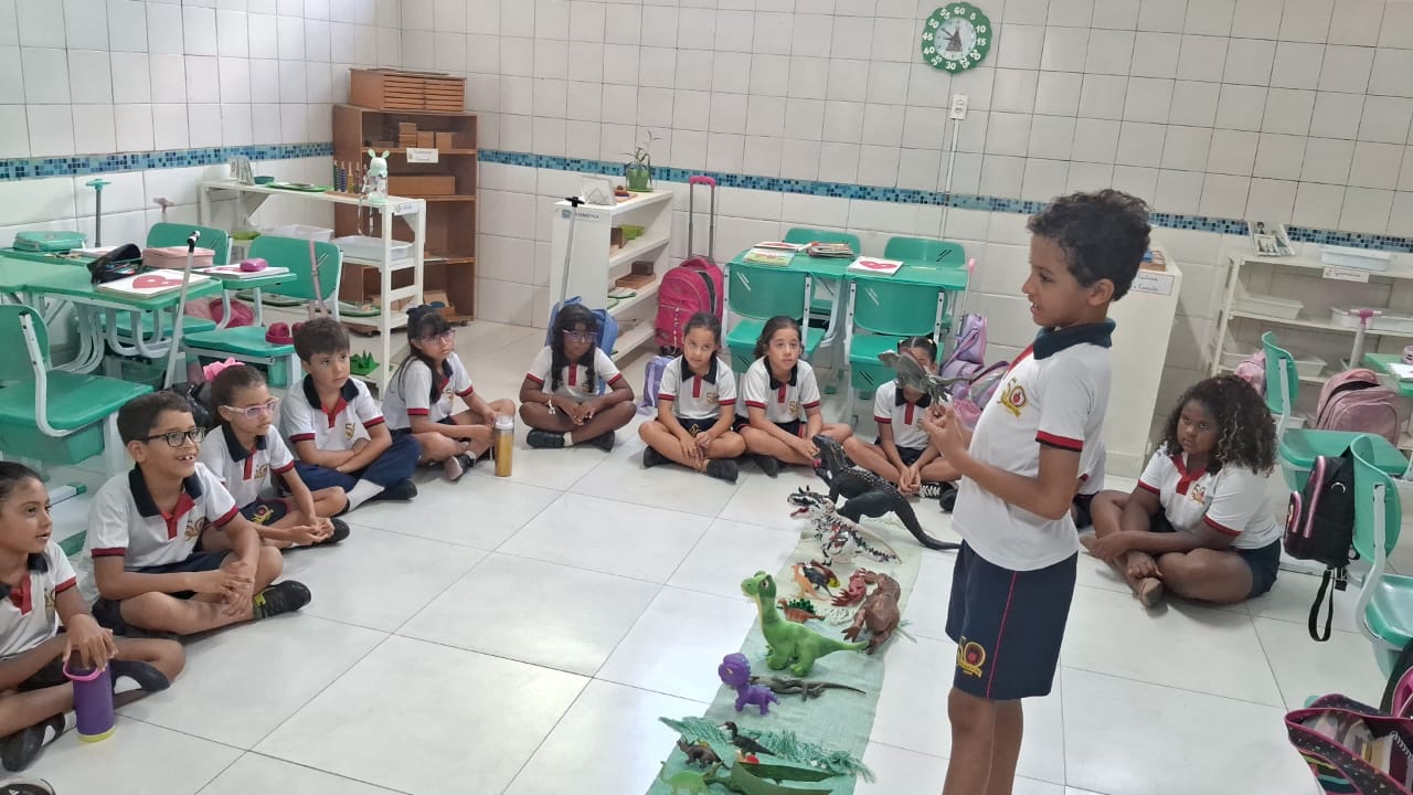 Hoje foi um dia especial para os alunos do 2º ano C! Tivemos uma aula diferente e muito divertida, conduzida pelo nosso colega Rafael Genovez. Ele preparou uma apresentação sobre […]