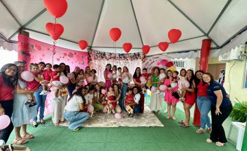 Alunos da Escola Recanto do Pequeno Príncipe emocionam em apresentação especial do Dia das Mães