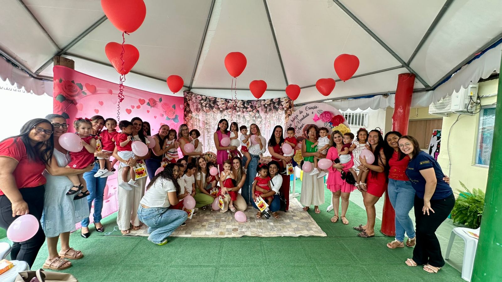 Em clima de amor e gratidão, os alunos da Escola Recanto do Pequeno Príncipe realizaram uma belíssima apresentação em homenagem ao Dia das Mães. Com músicas, danças e mensagens carinhosas, […]